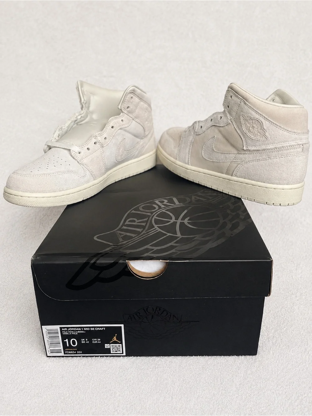 Air Jordan 1 Mid SE Craft PALE IVORY SAIL (Suede White) Mens Size 10. BRAND NEW.
